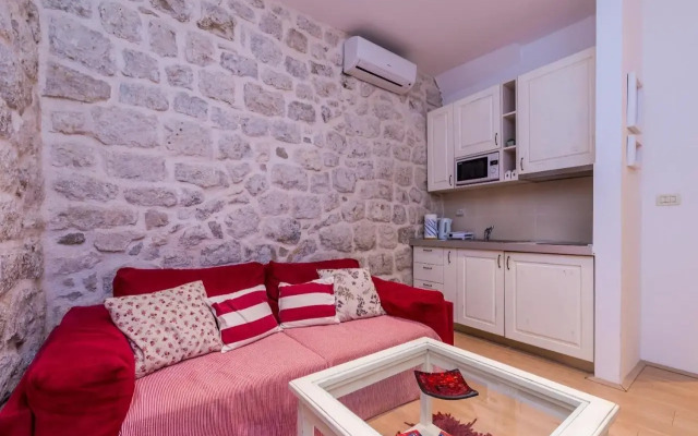 Historical City Center Apartment