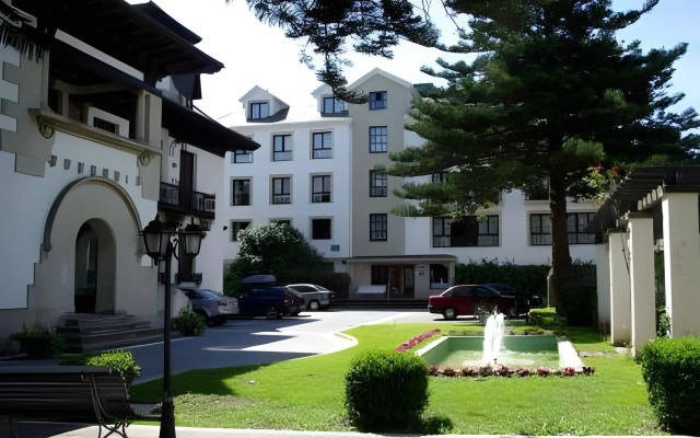 Palacio Arias and Hotel y Apartamentos Arias
