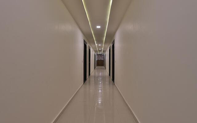 OYO 26476 Hotel Meridan Palace