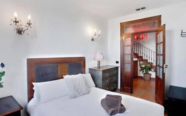Beautiful holiday home in Los Realejos with garden