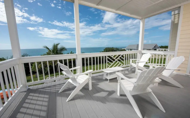 Oceanfront Hideaway: Luxurious Retreat With Stunning Views