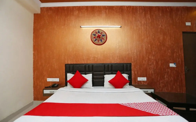 OYO 35823 Hotel Blumango