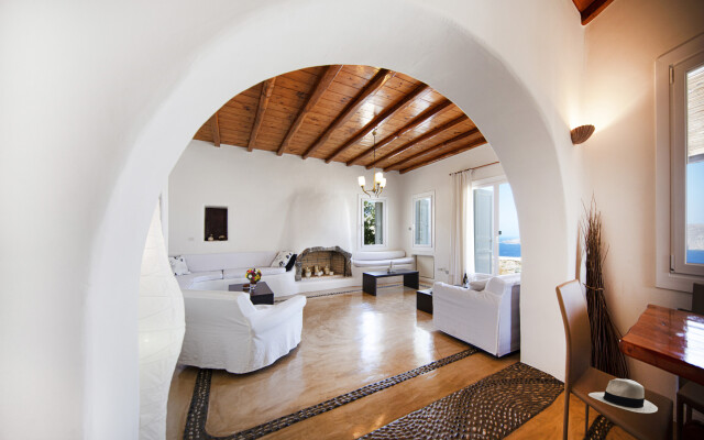 Luxury Villa With Breathtaking Infinite Sea View and Private Pool