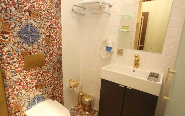 Laleli Blue Marmaray Hotel