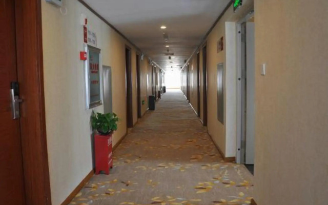 Fairyland Hotel (Menghai Passenger Terminal)