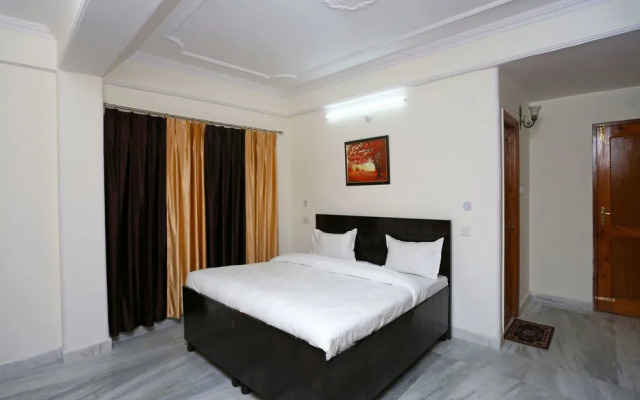 OYO 9103 Home 4BHK Pinewood Valley