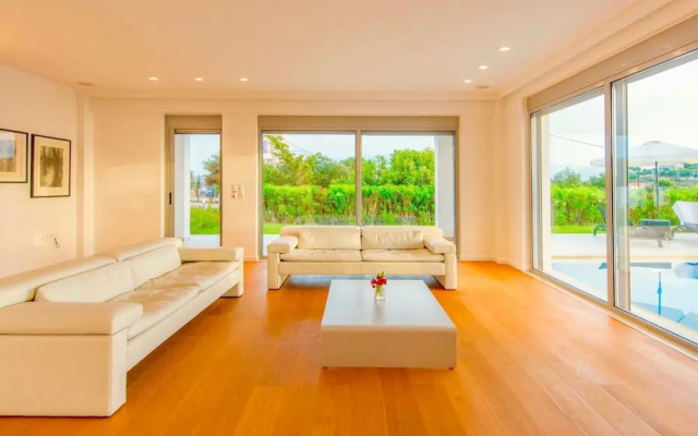 Sparkling Villa in Acrotiri with Private Pool near Sea Beach