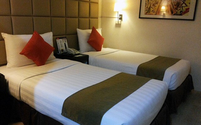 The Oracle Hotel & Residences