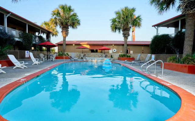 Family Garden Inn & Suites