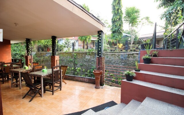 RedDoorz Plus @ Jalan Damai 2