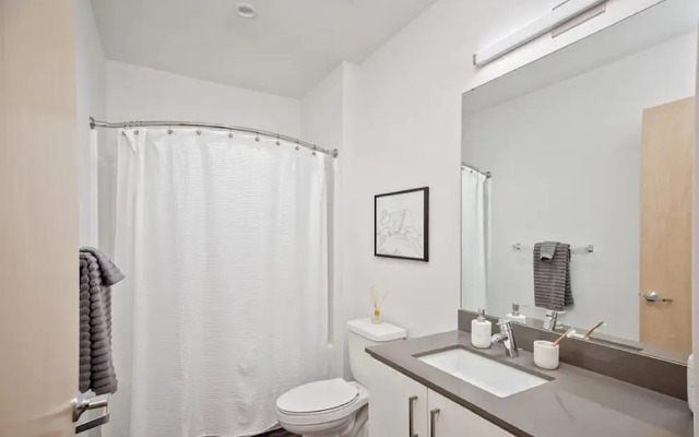 Downtown Luxury Suites by Barsala