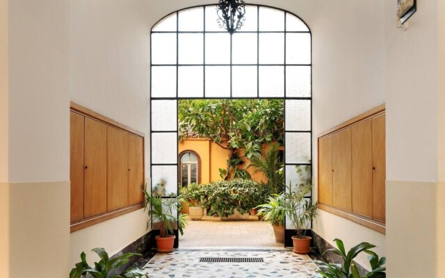 Sunny Flat In Elegant Building Close To Colosseum