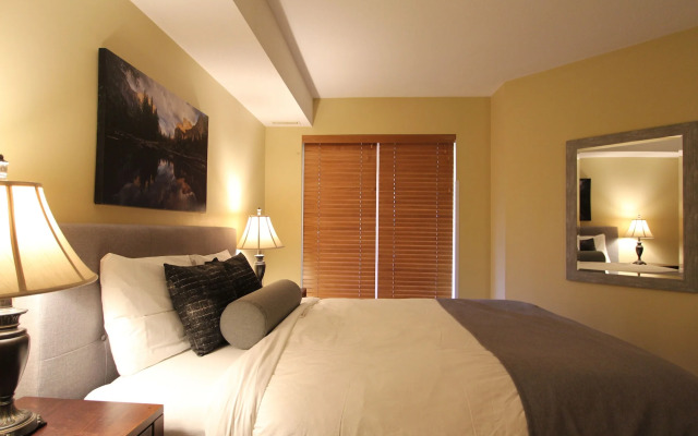 ResortQuest at Marketplace Lodge