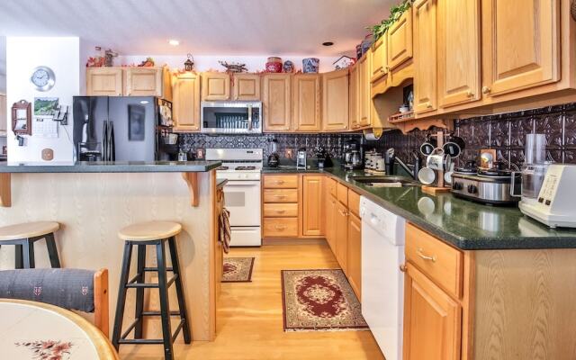 Pickerel Point Executive - 5 Br Home