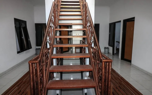 OYO 1242 Penginapan Rb Syariah