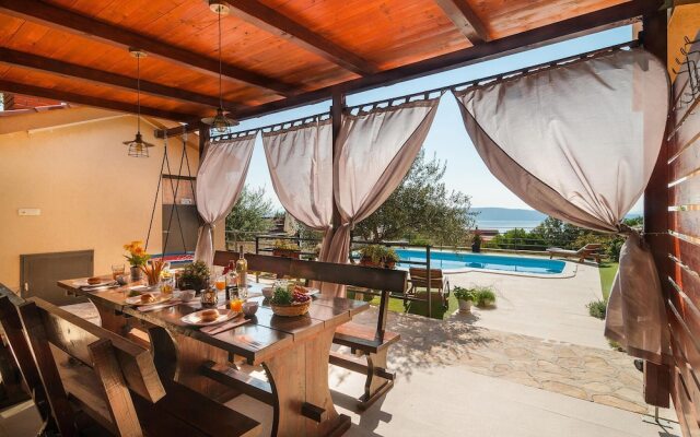 Beautiful Home in Kastel Sucurac With 3 Bedrooms, Wifi and Outdoor Swimming Pool