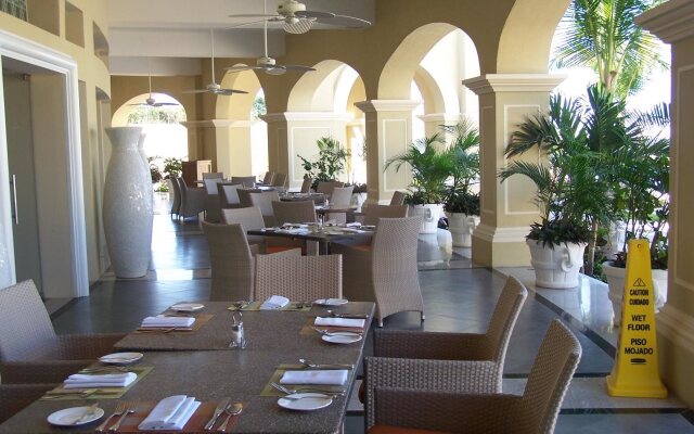 Pueblo Bonito Emerald Bay Resort & Spa - All Inclusive