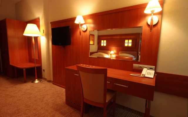 Hotel Sahara