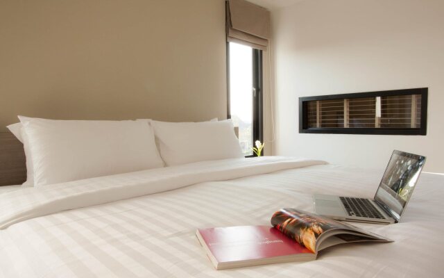 Dee Dee Place Hotel