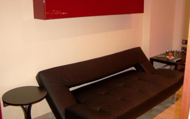 apartamento aislado jardín y piscina