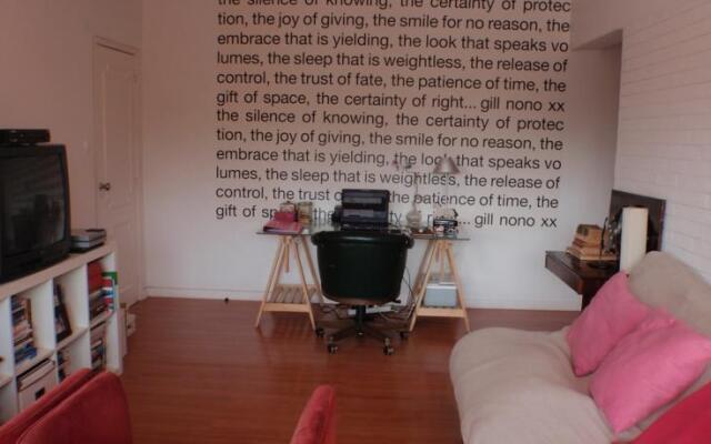 Positive House: 5m Walk To Estoril Beach