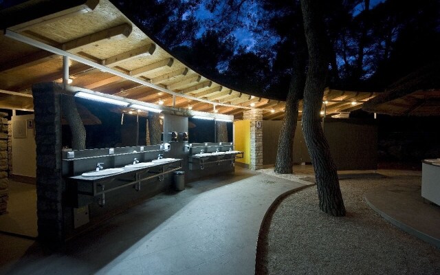 Pine Beach Pakostane - All Inclusive light
