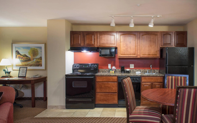 Arlington Court Suites, a Clarion Collection Hotel