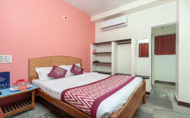 OYO 16692 Atchaya Rooms