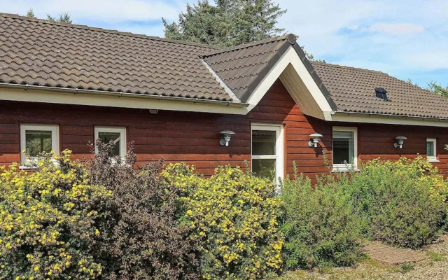 8 Person Holiday Home in Spottrup