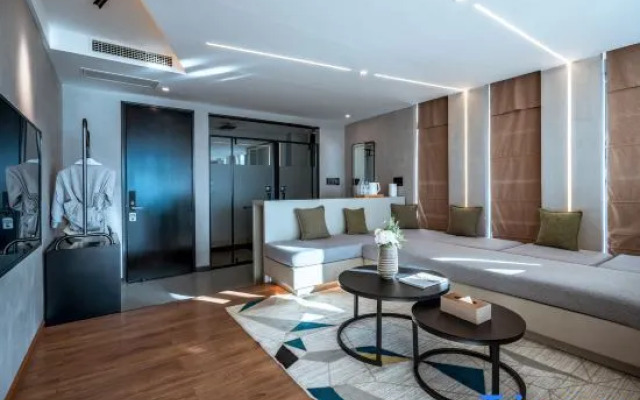 Yunzhiguo Yunduan Lakeview Holiday Hotel