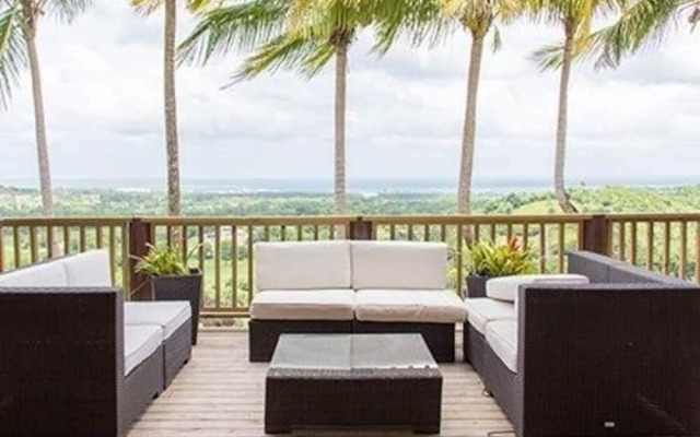 Rainforest & Ocean View Inn At Carabali