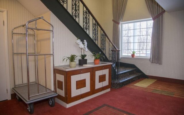 Charles River Motel