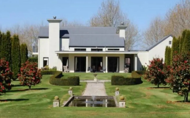 The Two Chimneys B&B