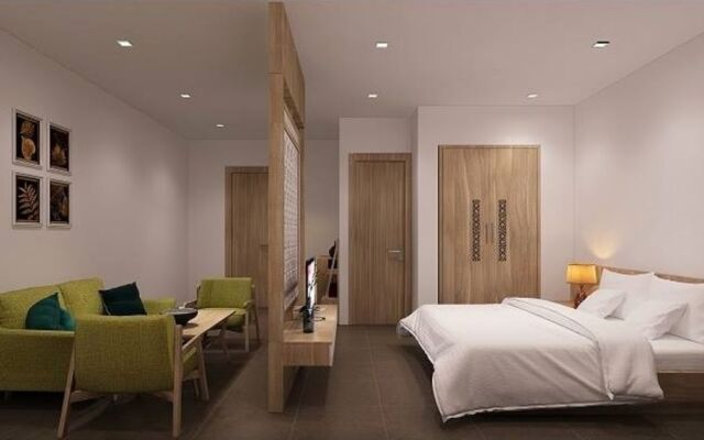 Royce Hotel
