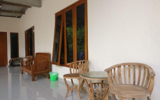 Andesta Homestay by ZUZU