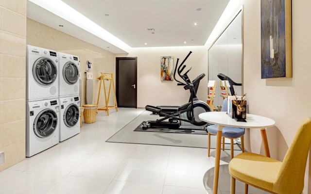 Orange Hotel (Yancheng Municipal Government Baolong Square)