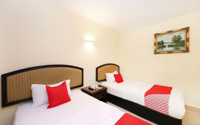 Super OYO 635 Seven Days Hotel