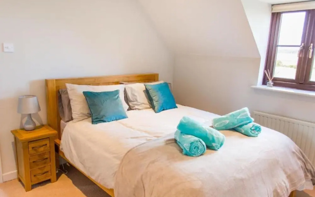 Host Stay Laylands Yard