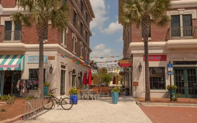 Plaza del Sol - 1 Br Condo