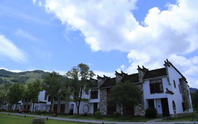 Taohuatanpan Holiday Hotel