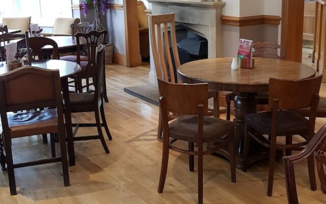 The George Carvery & Hotel