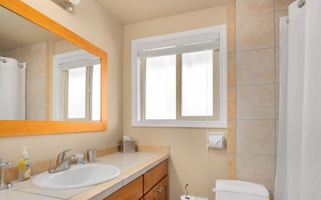 Seattle Vacation Home - Roy Street