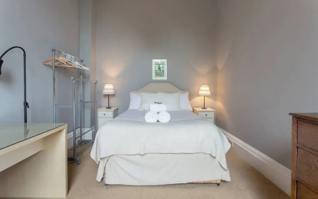 JOIVY Doune Terrace Apartment: Edinburgh New Town Prime Location