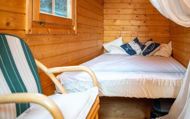 Cozy Garden Apartment Near Ski