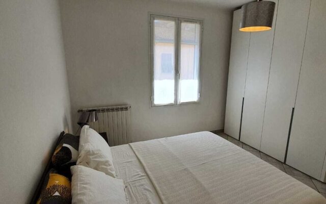 1 Bed Flat - Sleeps 2 - Parking - Wifi