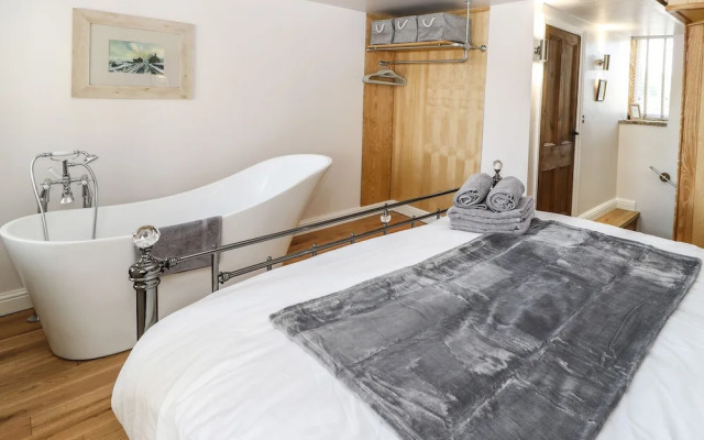 Ha'penny Cottage