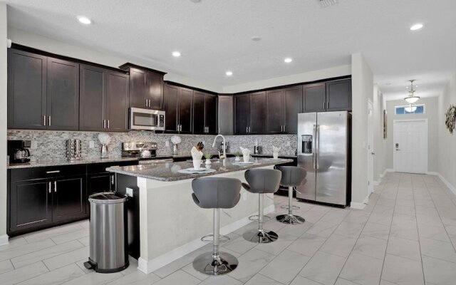 4784 Kings Castle Circle