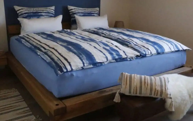 Welcoming Apartment Near Lake