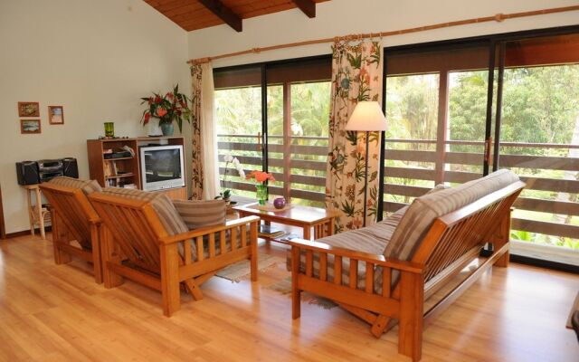 Hale Moana Bed & Breakfast