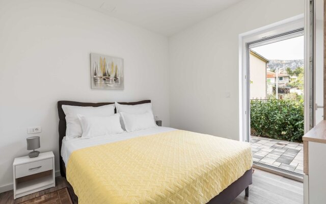 Apartments Villa Salona Sky